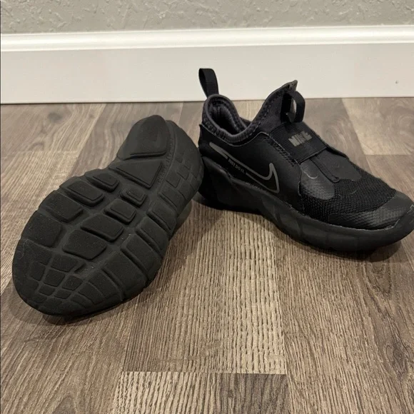 Nike Black and Gray Slip-On Shoes - Picture 2 of 2